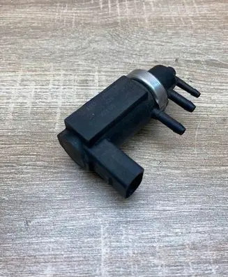 Audi A4 S4 B7 8E 8H Turbo solenoid valve 4E0906628