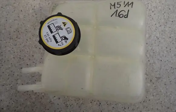 Mazda 5 Coolant expansion tank/reservoir 
