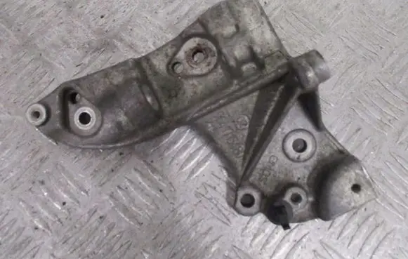 Citroen C3 Engine mount bracket 9641715480
