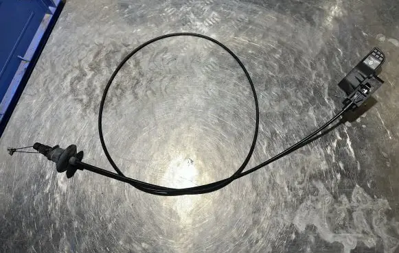 Citroen C4 Cactus Engine bonnet (hood) release handle