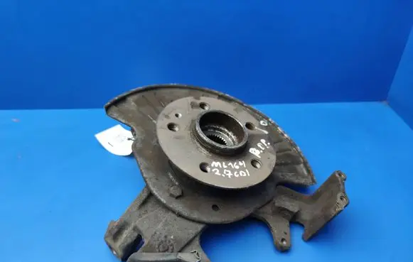 Mercedes-Benz ML W163 Front wheel hub