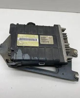 Volkswagen PASSAT B3 Engine control unit/module 443907311B 0261200261