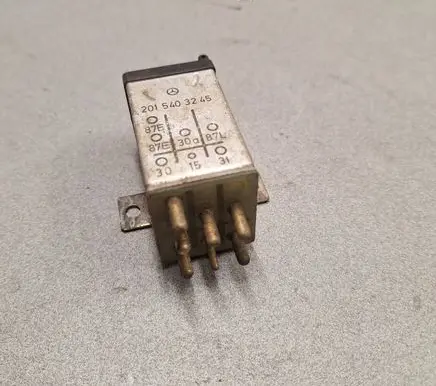 Mercedes-Benz E W124 Other relay 2015403245