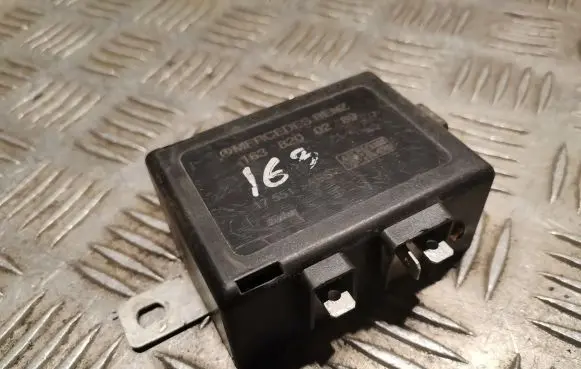 Mercedes-Benz ML W163 Aerial antenna amplifier 1638200289