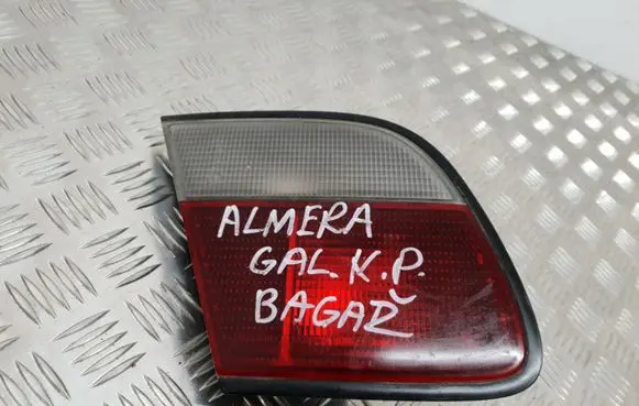 Nissan Almera Tailgate rear/tail lights 4728B