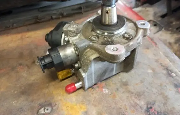 Volkswagen Amarok Fuel injection high pressure pump 03L130755AB