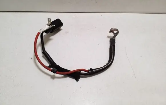 Volkswagen PASSAT B8 Positive cable (battery) 5Q0971228K