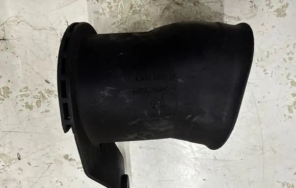 BMW 5 E60 E61 Air intake hose/pipe 7792417 6575567