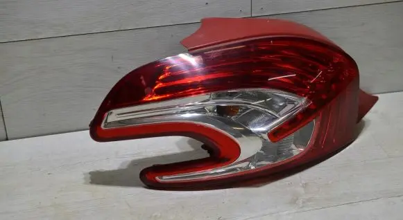 Peugeot 208 Rear/tail lights 9672628280