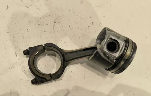 Ford Mondeo MK IV Piston with connecting rod 6G9Q