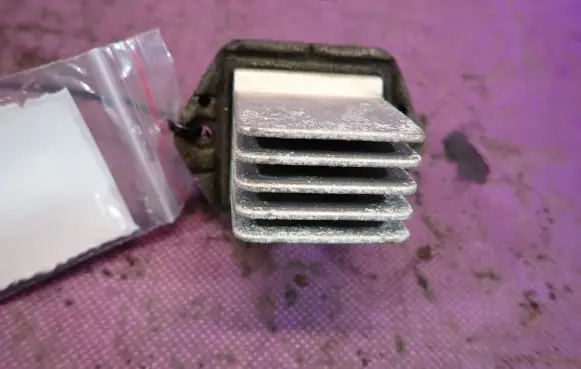 KIA Carens I Heater blower motor/fan resistor