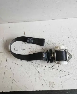Ford Focus Front seatbelt 040673 34017859