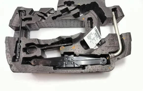 Volkswagen Taigo Tool set 2GM012115