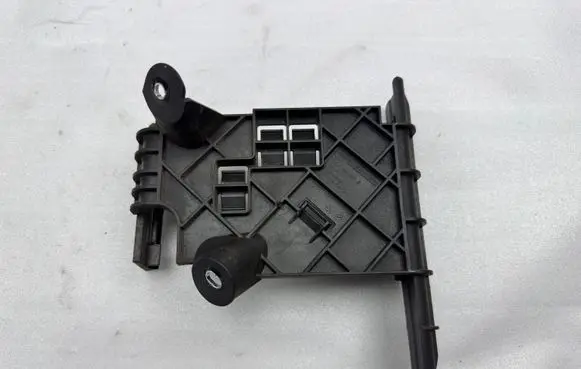 Volkswagen Tiguan Other engine bay part 5QA906507 5QA906507B