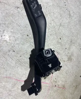 Volkswagen PASSAT B6 Indicator stalk 1K0953513G