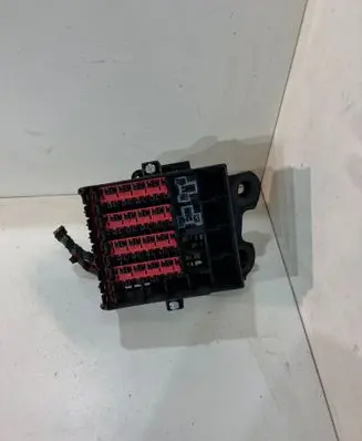 Ford Fiesta Fuse module 8V5T14A005DPF 12209083000