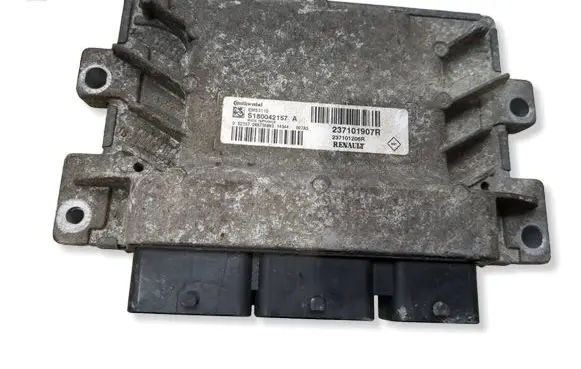 Renault Clio IV Engine control unit/module S180042157A 237101907R 237101206R