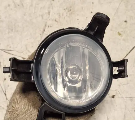 Nissan Quest Front fog light 89202851 261555Z000 61A30020391