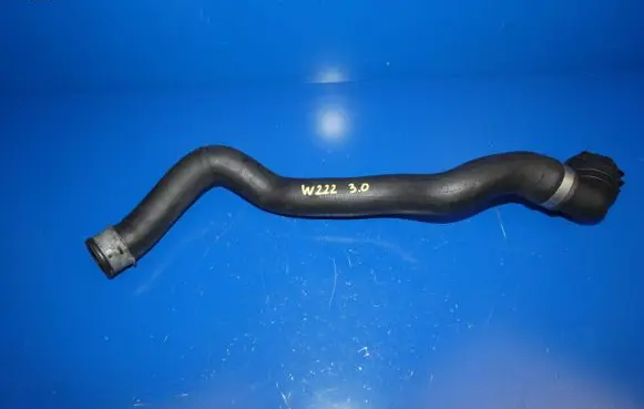 Engine coolant pipe/hose