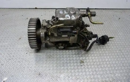 Audi A4 S4 B5 8D Fuel injection high pressure pump 0460404985 028130110H