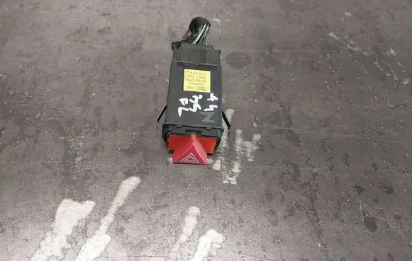 Audi A4 S4 B5 8D Hazard light switch 8D0941509H