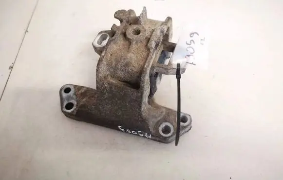 Citroen C5 Engine mount bracket