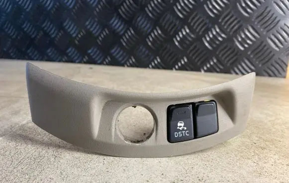 Volvo S40 ESP (stability program) switch 8691530 8686026