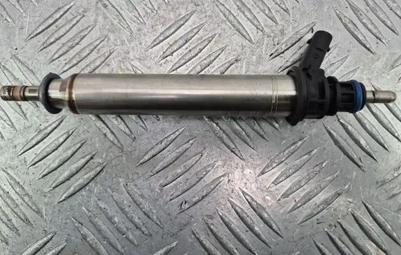 Mercedes-Benz A W176 Fuel injector A2780700687