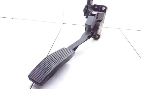 Opel Zafira A Accelerator throttle pedal 90581208 0281002298