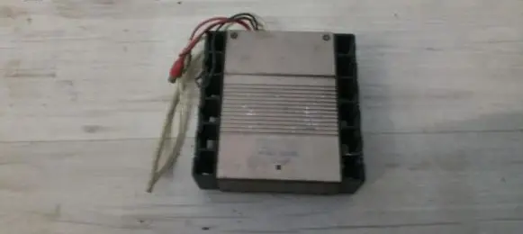 Audi A6 S6 C4 4A Sound amplifier
