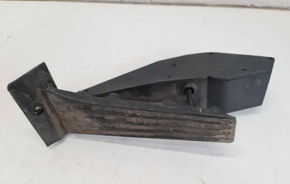 BMW 3 E90 E91 Accelerator throttle pedal 6772645 25916010 90407