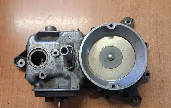 Mercedes-Benz E W124 Throttle valve 0438121043