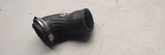 Volkswagen PASSAT B7 Engine coolant pipe/hose