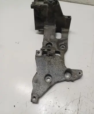 Volkswagen Tiguan Generator/alternator bracket 04L903143DE