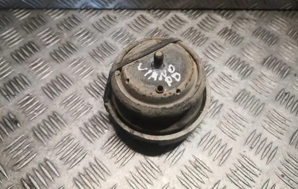 Engine mount bracket