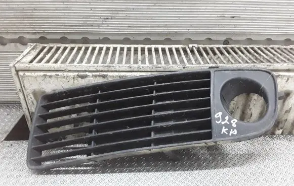 Audi A6 S6 C5 4B Front bumper lower grill 4B0807681J