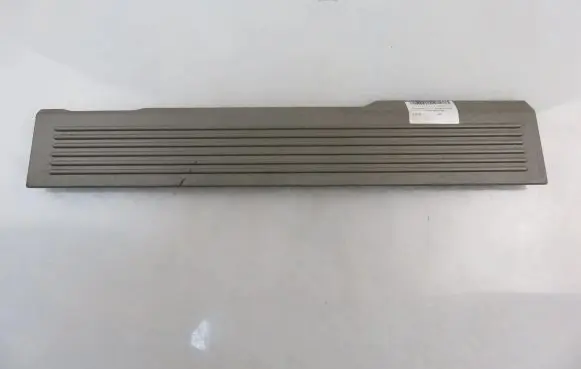 Foot area side trim