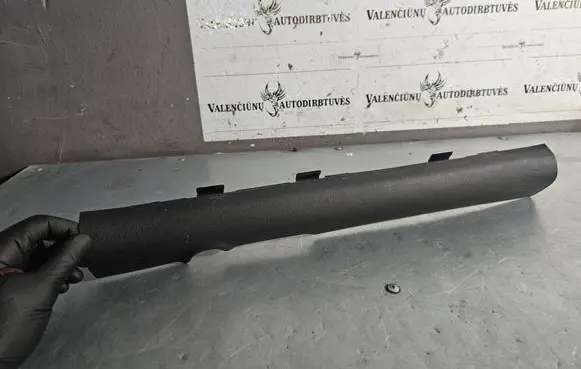 Hyundai i30 Front sill trim cover 85870g4000 20190205 UA1845