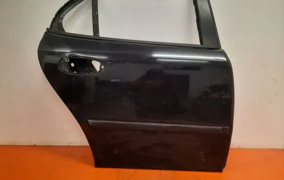 Tesla Model S Rear door
