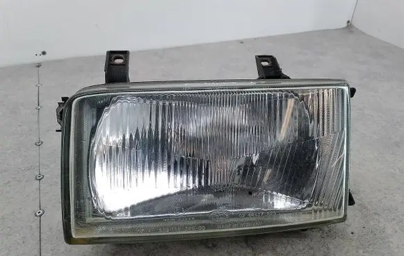 Volkswagen Transporter - Caravelle T4 Headlight/headlamp 