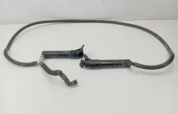 Volkswagen Jetta V Headlight washer hose/pipe N67063
