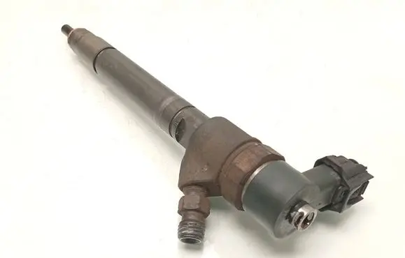Volvo V70 Fuel injector 30777526 0445110298