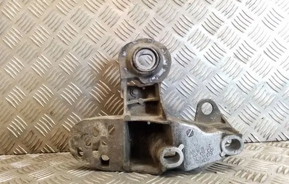 Audi A6 S6 C5 4B Engine mounting bracket 8E0199351F