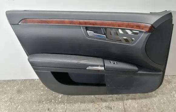 Mercedes-Benz S W221 Front door card panel trim A221720