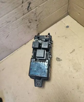 Mitsubishi Space Star Fuse module 1J230221 MB953355