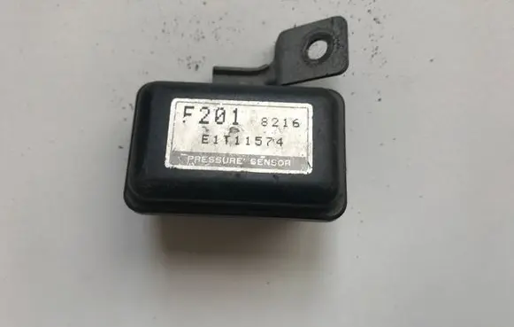 Mazda 626 Air pressure sensor E1T11574