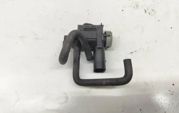 Volkswagen Tiguan Turbo solenoid valve 1K0906283A