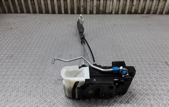 Hyundai i20 (PB PBT) Front door lock 813201J030LR03