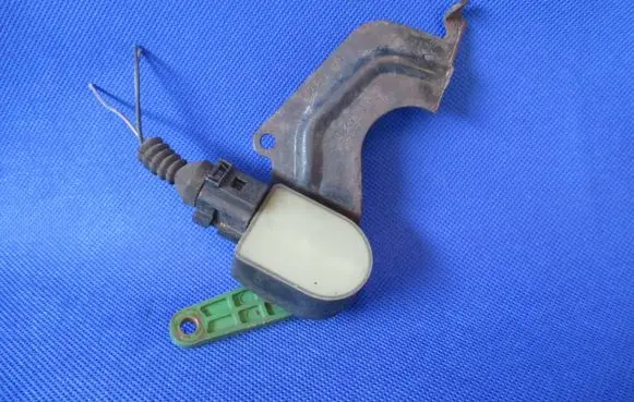 Audi A6 S6 C6 4F Headlight/headlamp level sensor 6PM00873901 4F0907503