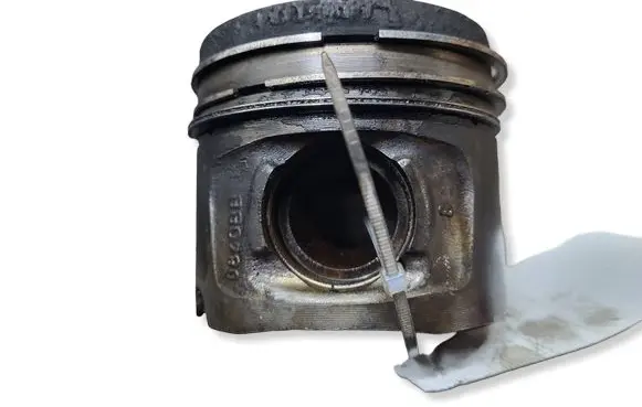 BMW 3 E90 E91 Piston N47